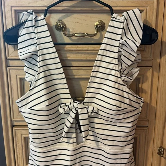 Cupshe White and Black Stripe Ruffle One Piece Swimsuit - Picture 7 of 15